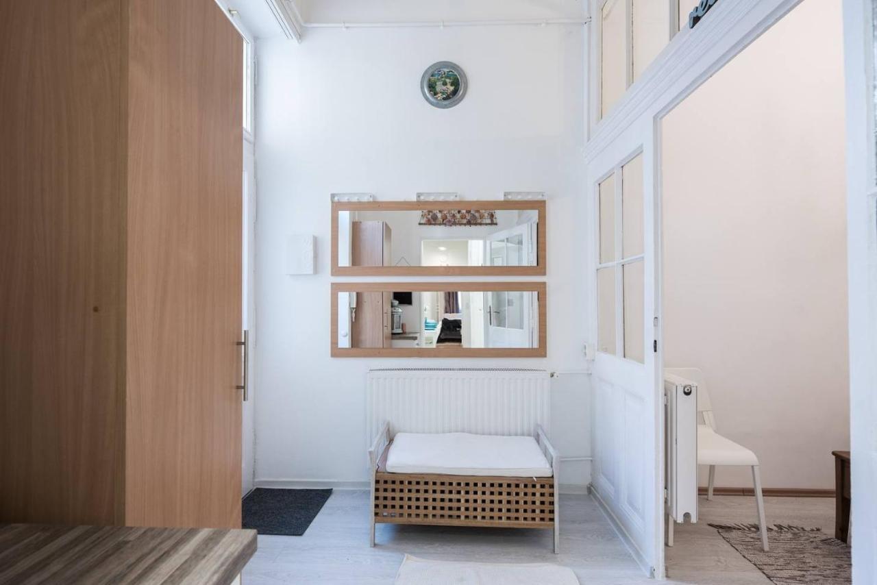 Cosy And Central Apartment With 4 Bedrooms And A/C Budapest Bagian luar foto