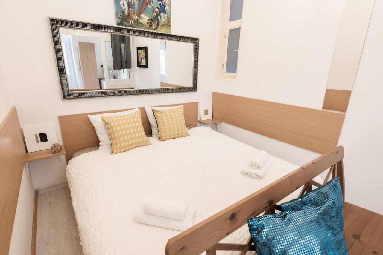 Cosy And Central Apartment With 4 Bedrooms And A/C Budapest Bagian luar foto