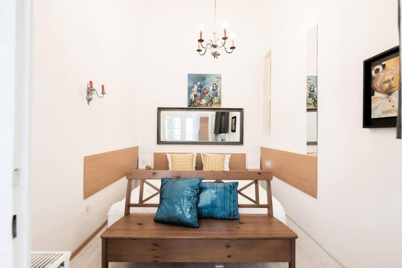 Cosy And Central Apartment With 4 Bedrooms And A/C Budapest Bagian luar foto